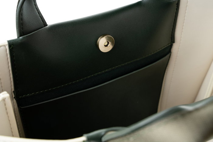 Vince Camuto Bolso Tote en Crema y Verde Oscuro